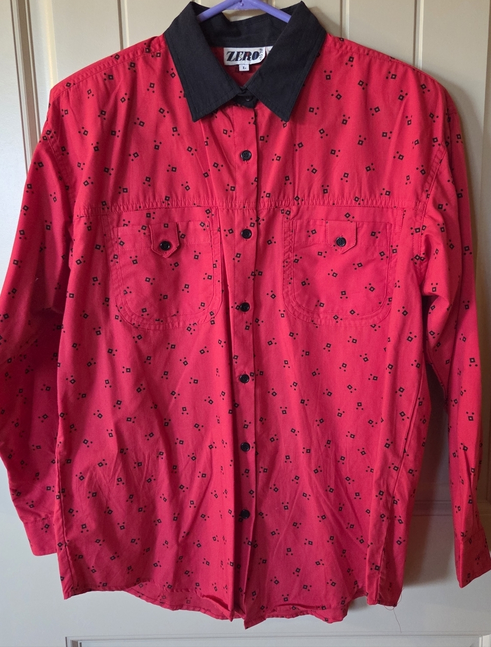 Vintage 90s Zero Sport Red Geometric Button Up Shirt Black Collar Size Large